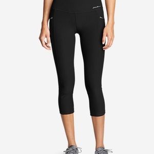 Eddie Bauer Women’s Capri Leggings Black